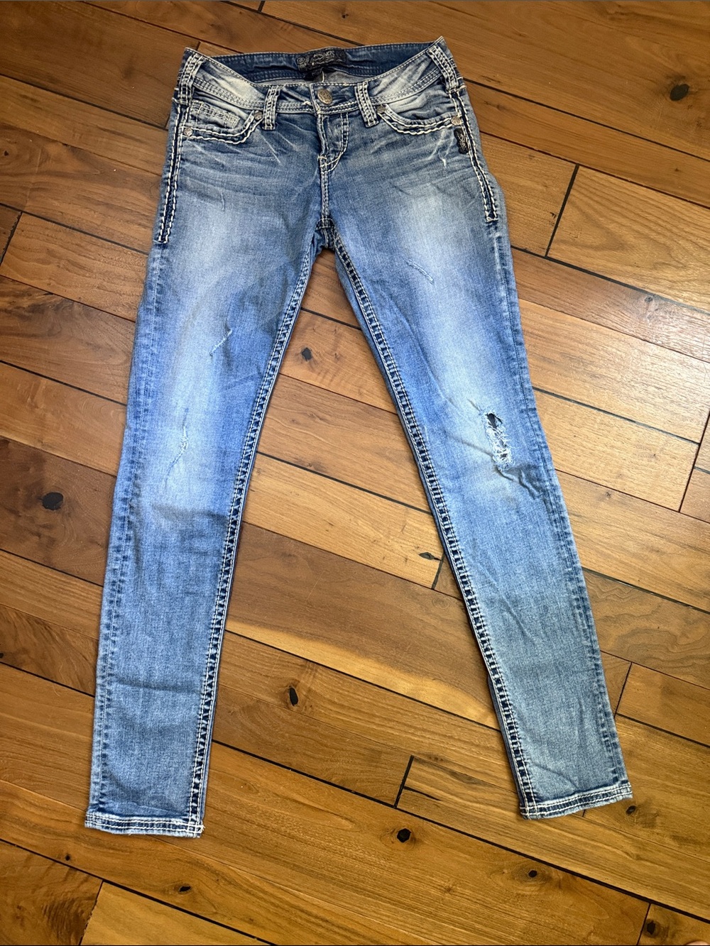 Silver Jeans Light Wash Distressed Skinny Jeans Sz 26/31